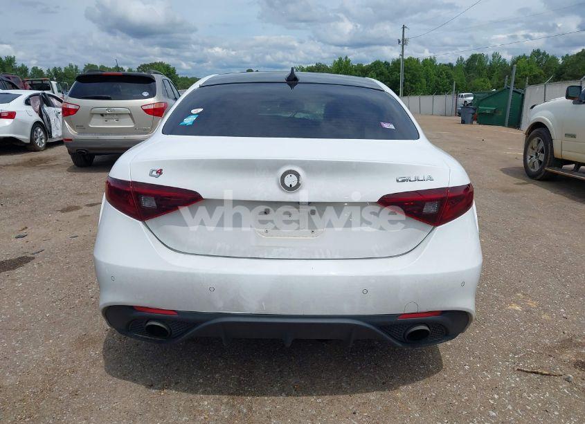 Photo 17 of 2018 Alfa Romeo GIULIA TI SPORT AWD (VIN ZARFAEEN8J7583814)