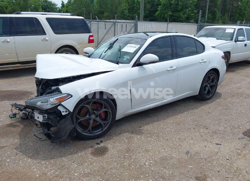 Photo 2 of 2018 Alfa Romeo GIULIA TI SPORT AWD (VIN ZARFAEEN8J7583814)