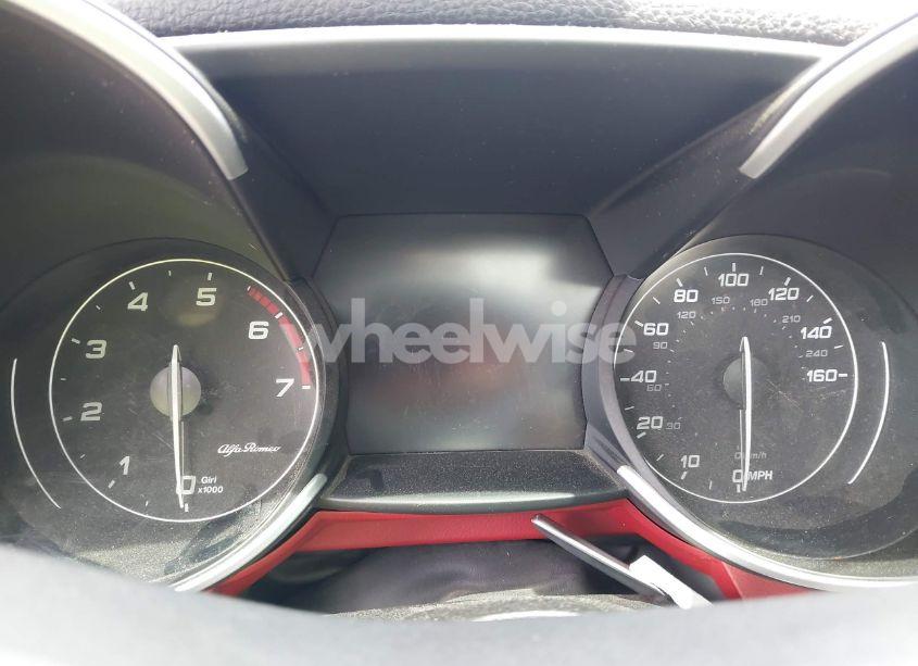 Photo 7 of 2018 Alfa Romeo GIULIA TI SPORT AWD (VIN ZARFAEEN8J7583814)