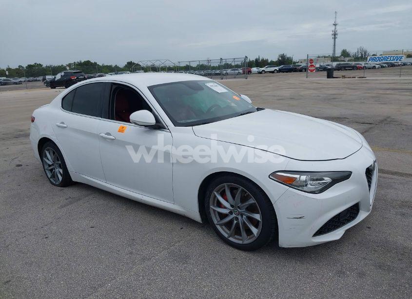 2019 Alfa Romeo GIULIA RWD (VIN ZARFAMAN2K7598133) main photo