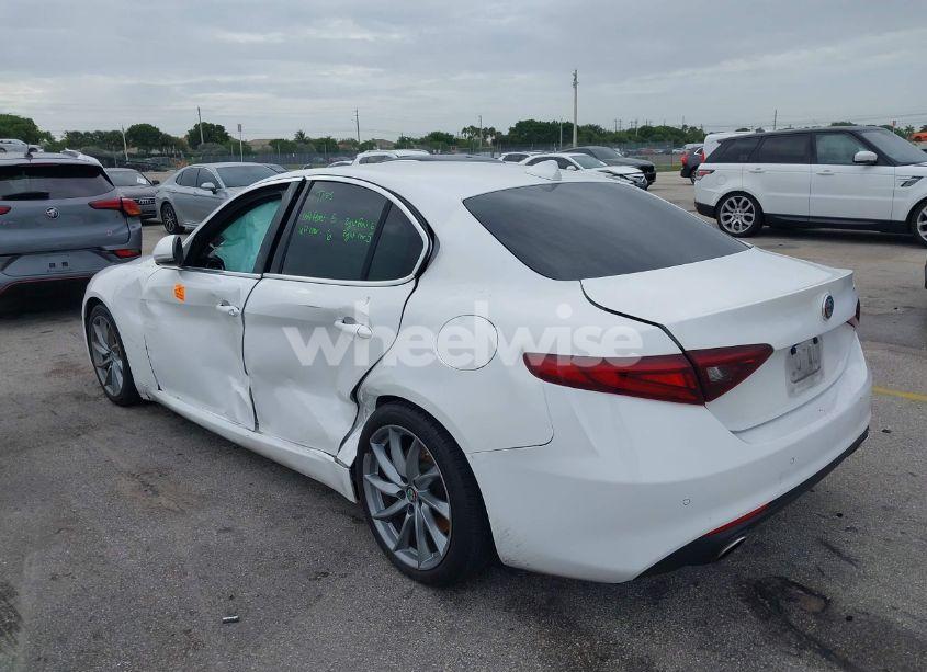 Photo 3 of 2019 Alfa Romeo GIULIA RWD (VIN ZARFAMAN2K7598133)