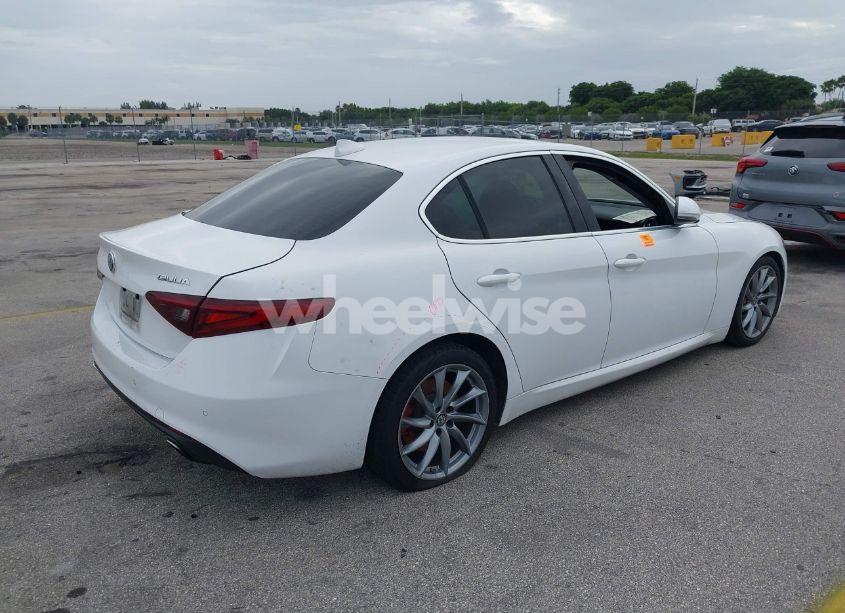 Photo 4 of 2019 Alfa Romeo GIULIA RWD (VIN ZARFAMAN2K7598133)