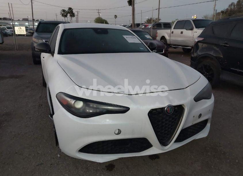 2020 Alfa Romeo GIULIA RWD (VIN ZARFAMAN2L7626823) main photo