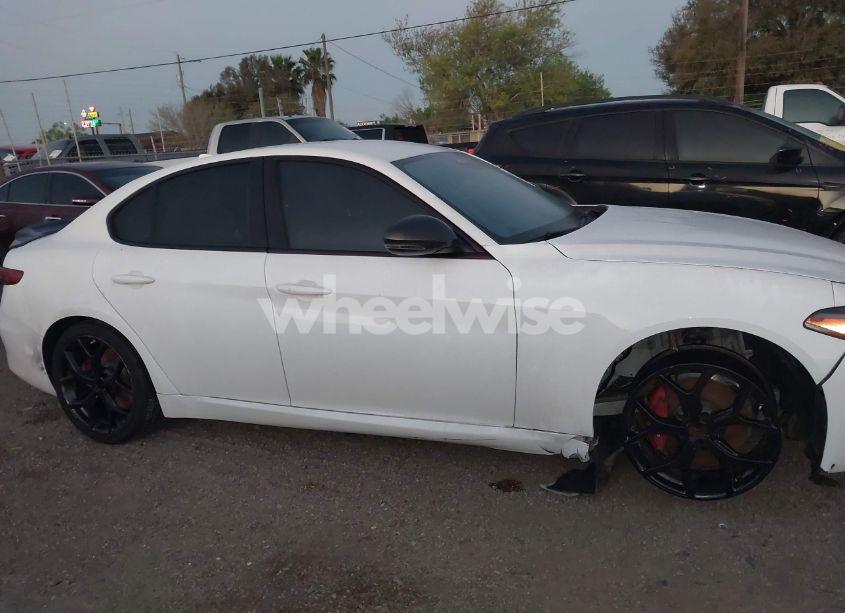 Photo 13 of 2020 Alfa Romeo GIULIA RWD (VIN ZARFAMAN2L7626823)