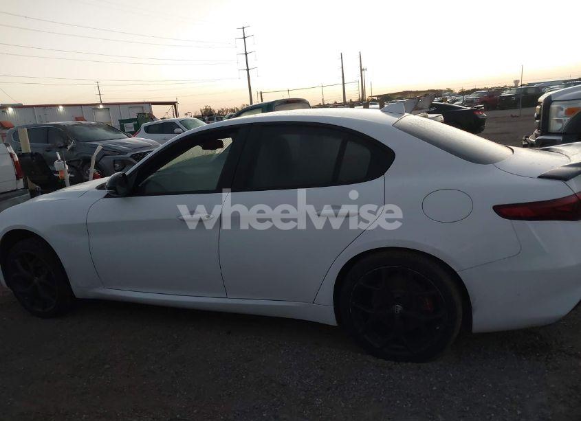 Photo 14 of 2020 Alfa Romeo GIULIA RWD (VIN ZARFAMAN2L7626823)