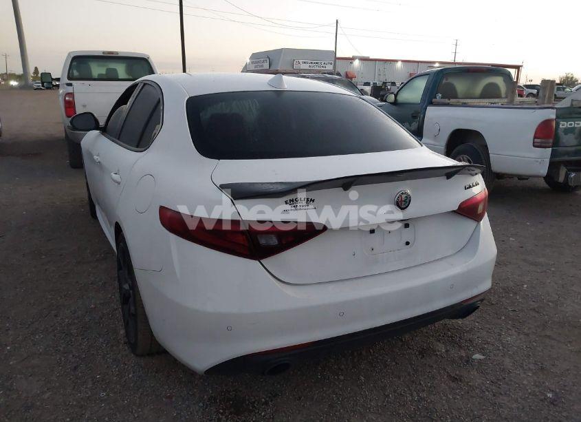 Photo 3 of 2020 Alfa Romeo GIULIA RWD (VIN ZARFAMAN2L7626823)