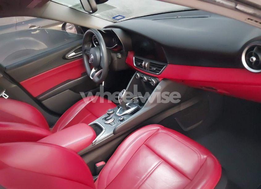 Photo 5 of 2020 Alfa Romeo GIULIA RWD (VIN ZARFAMAN2L7626823)