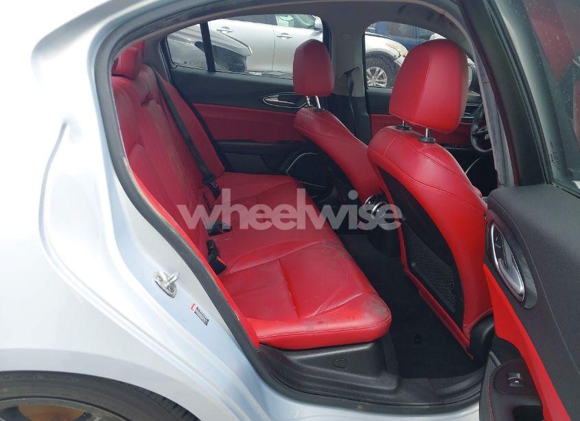 Photo 8 of 2021 Alfa Romeo GIULIA RWD (VIN ZARFAMAN6M7645490)