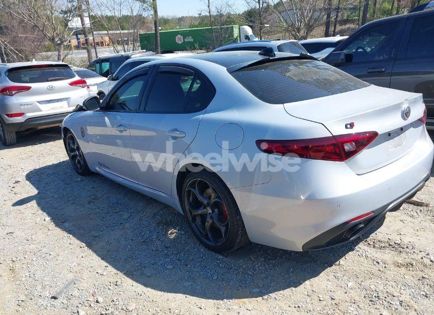 Photo 3 of 2021 Alfa Romeo GIULIA TI SPORT RWD (VIN ZARFAMBN1M7641345)