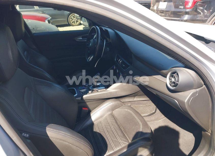 Photo 5 of 2021 Alfa Romeo GIULIA TI SPORT RWD (VIN ZARFAMBN1M7641345)