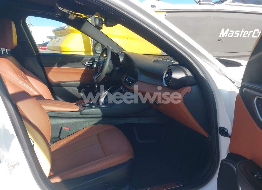 Photo 5 of 2019 Alfa Romeo GIULIA TI RWD (VIN ZARFAMBN3K7620896)