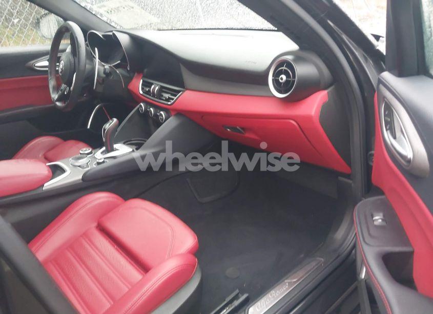 Photo 5 of 2021 Alfa Romeo GIULIA TI SPORT RWD (VIN ZARFAMBN4M7641727)
