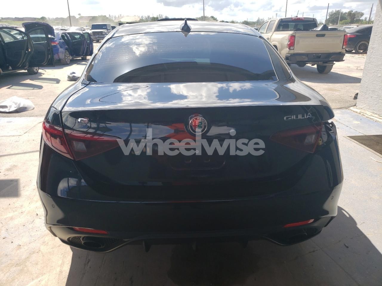 Photo 6 of 2022 ALFA ROMEO GIULIA SUPER (VIN ZARFAMBN6N7664850)