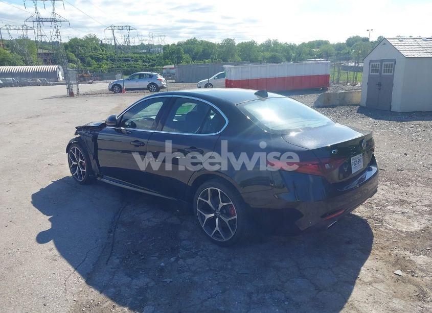 Photo 3 of 2019 Alfa Romeo GIULIA AWD (VIN ZARFANAN6K7612900)