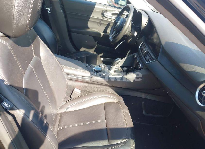 Photo 5 of 2019 Alfa Romeo GIULIA AWD (VIN ZARFANAN6K7612900)