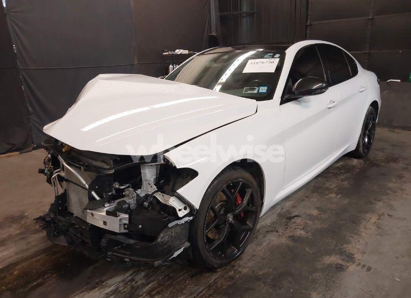 Photo 2 of 2020 Alfa Romeo GIULIA SPORT AWD (VIN ZARFANAN9L7630017)