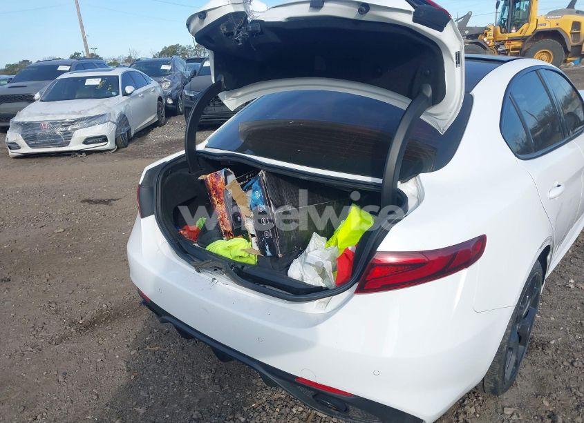 Photo 20 of 2020 Alfa Romeo GIULIA SPORT AWD (VIN ZARFANAN9L7630017)
