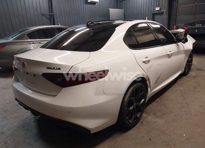 Photo 4 of 2020 Alfa Romeo GIULIA SPORT AWD (VIN ZARFANAN9L7630017)