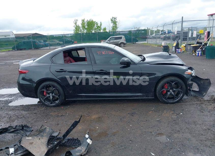 Photo 13 of 2020 Alfa Romeo GIULIA TI SPORT AWD (VIN ZARFANBN0L7629448)