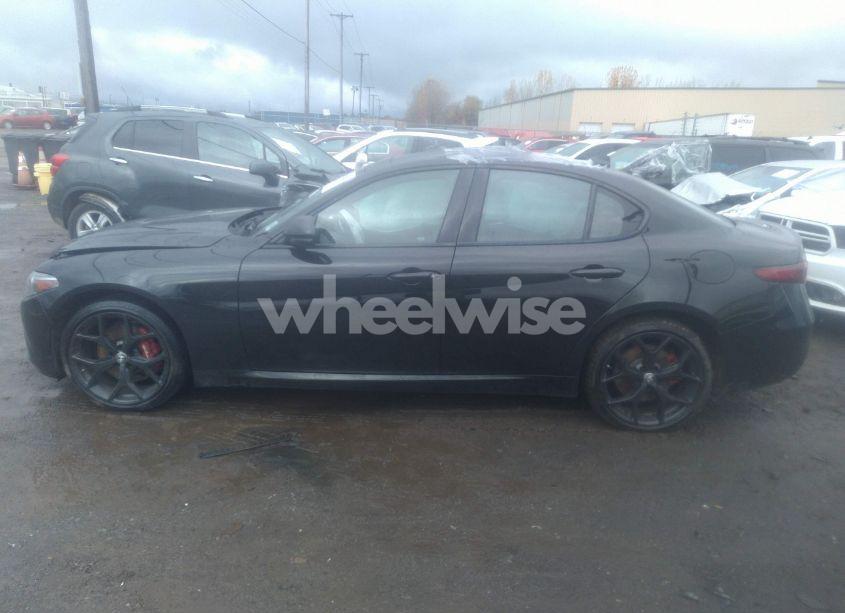 Photo 14 of 2020 Alfa Romeo GIULIA TI AWD (VIN ZARFANBN2L7629757)