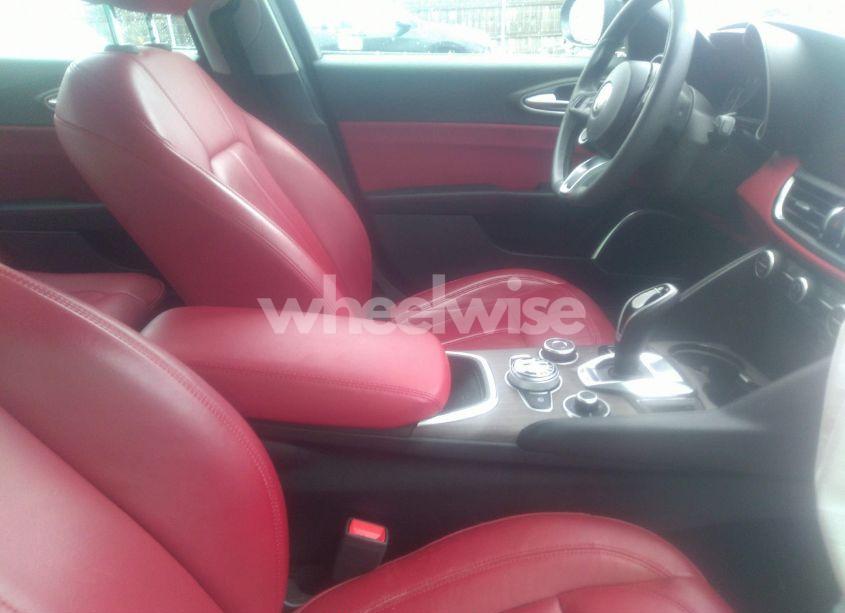 Photo 5 of 2020 Alfa Romeo GIULIA TI AWD (VIN ZARFANBN2L7629757)