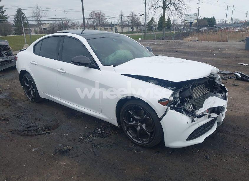 2021 Alfa Romeo GIULIA TI SPORT AWD (VIN ZARFANBN2M7643658) main photo