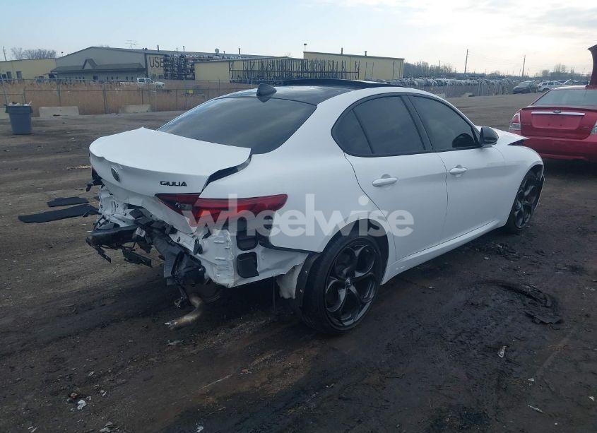Photo 4 of 2021 Alfa Romeo GIULIA TI SPORT AWD (VIN ZARFANBN2M7643658)