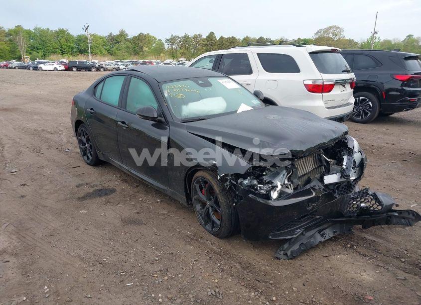 2021 Alfa Romeo GIULIA TI AWD (VIN ZARFANBN5M7643816) main photo