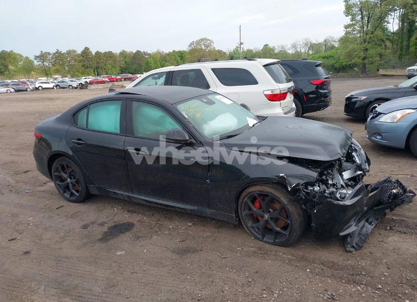 Photo 13 of 2021 Alfa Romeo GIULIA TI AWD (VIN ZARFANBN5M7643816)