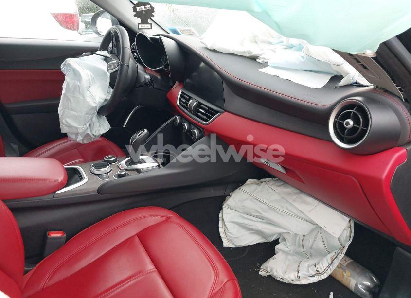 Photo 5 of 2021 Alfa Romeo GIULIA TI AWD (VIN ZARFANBN5M7643816)