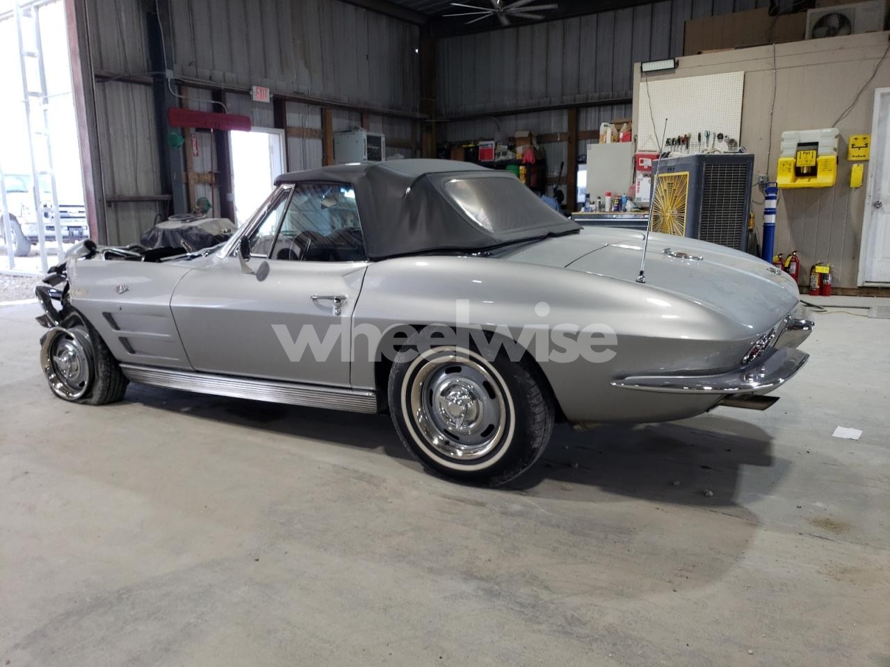 Photo 2 of 1963 CHEVROLET CORVETTE (VIN ZARFANBN7M7642697)