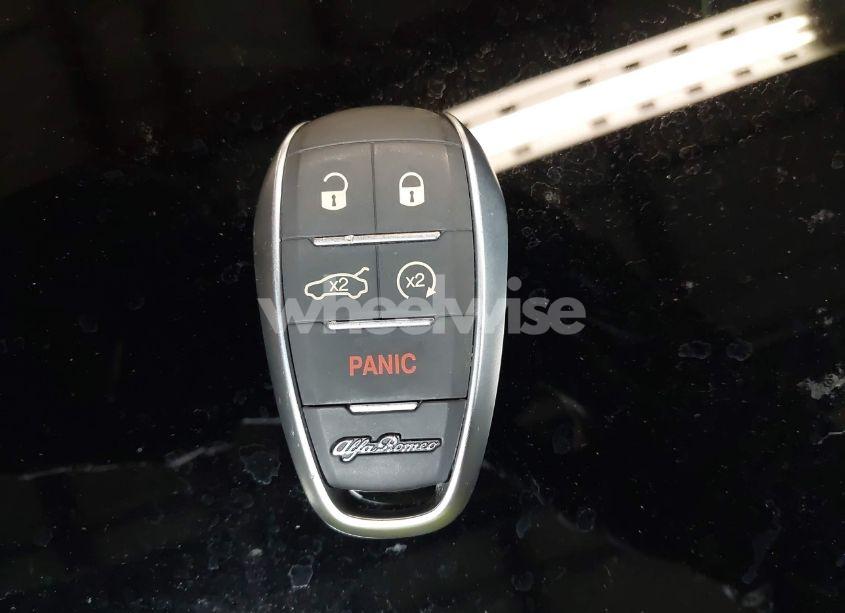 Photo 11 of 2021 Alfa Romeo GIULIA TI SPORT AWD (VIN ZARFANBN7M7644482)