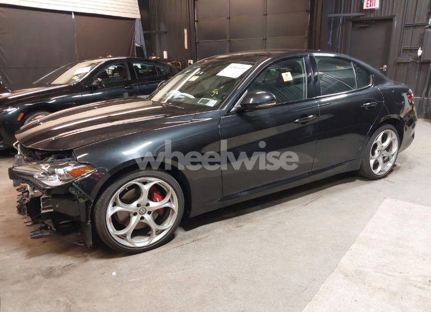 Photo 2 of 2021 Alfa Romeo GIULIA TI SPORT AWD (VIN ZARFANBN7M7644482)