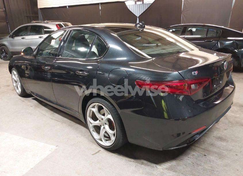 Photo 3 of 2021 Alfa Romeo GIULIA TI SPORT AWD (VIN ZARFANBN7M7644482)