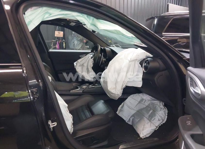 Photo 5 of 2021 Alfa Romeo GIULIA TI SPORT AWD (VIN ZARFANBN7M7644482)