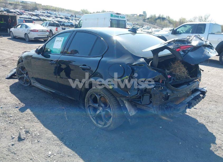 Photo 3 of 2019 Alfa Romeo GIULIA TI SPORT AWD (VIN ZARFANBN8K7603243)