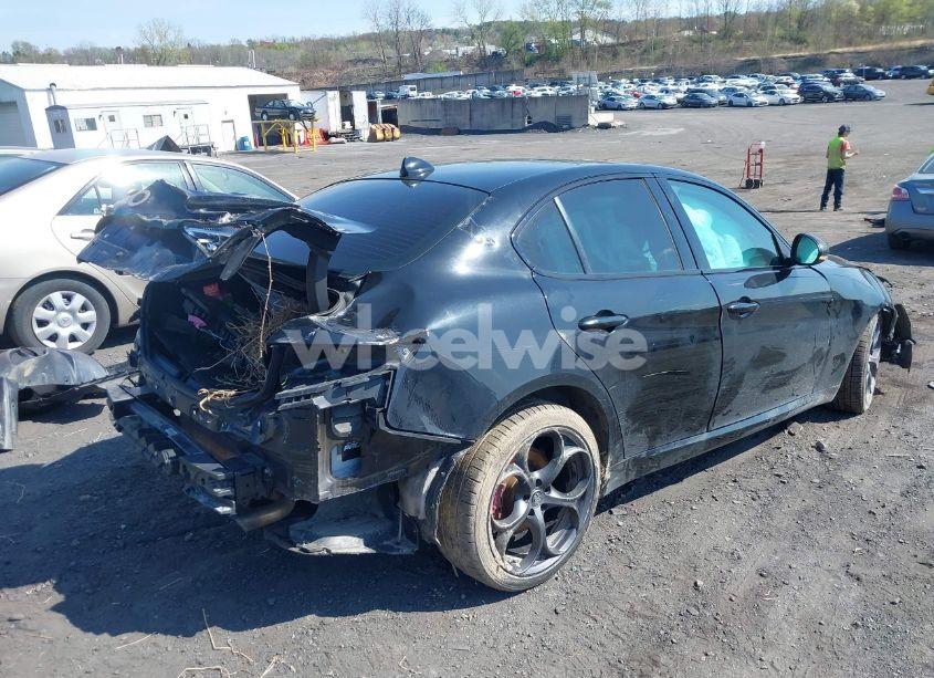 Photo 4 of 2019 Alfa Romeo GIULIA TI SPORT AWD (VIN ZARFANBN8K7603243)