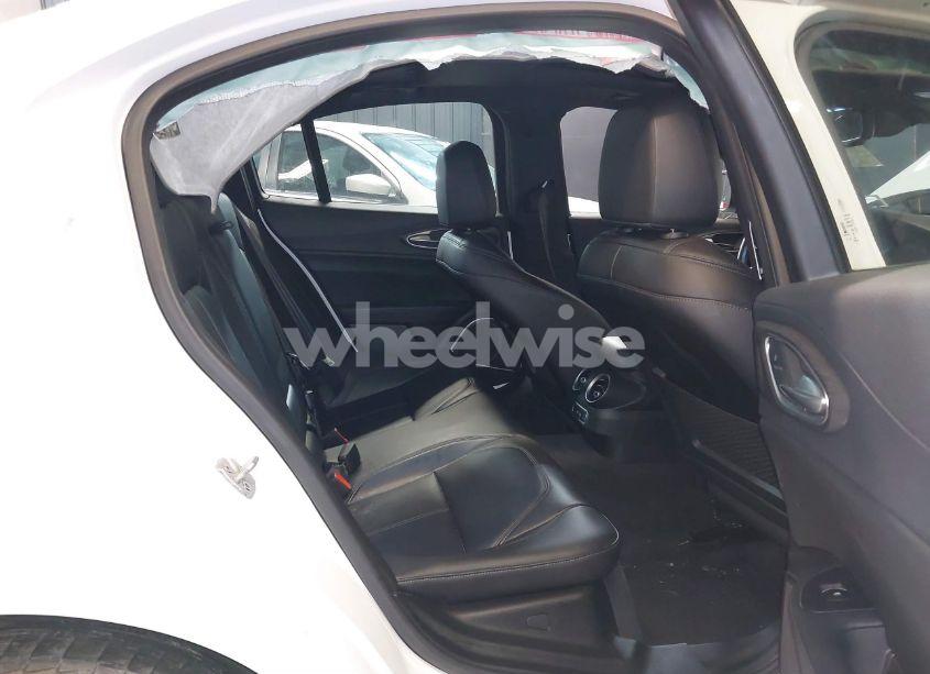 Photo 8 of 2022 Alfa Romeo GIULIA TI AWD (VIN ZARFANBN8N7661843)