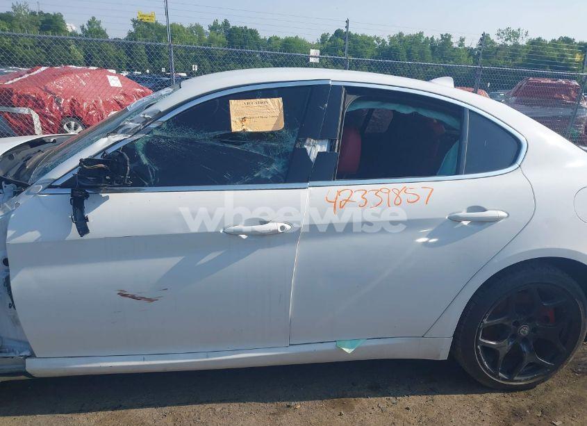 Photo 13 of 2020 Alfa Romeo GIULIA TI AWD (VIN ZARFANBN9L7633708)