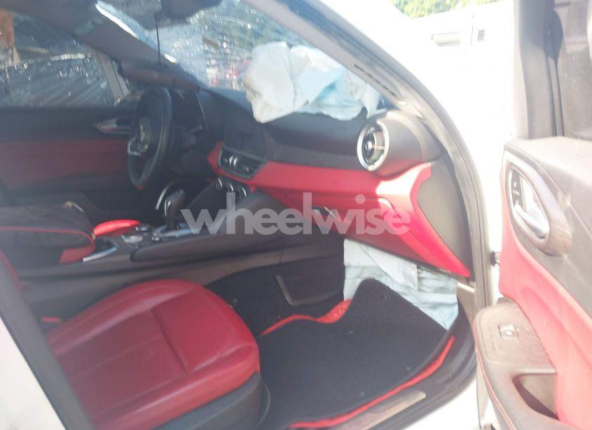 Photo 5 of 2020 Alfa Romeo GIULIA TI AWD (VIN ZARFANBN9L7633708)