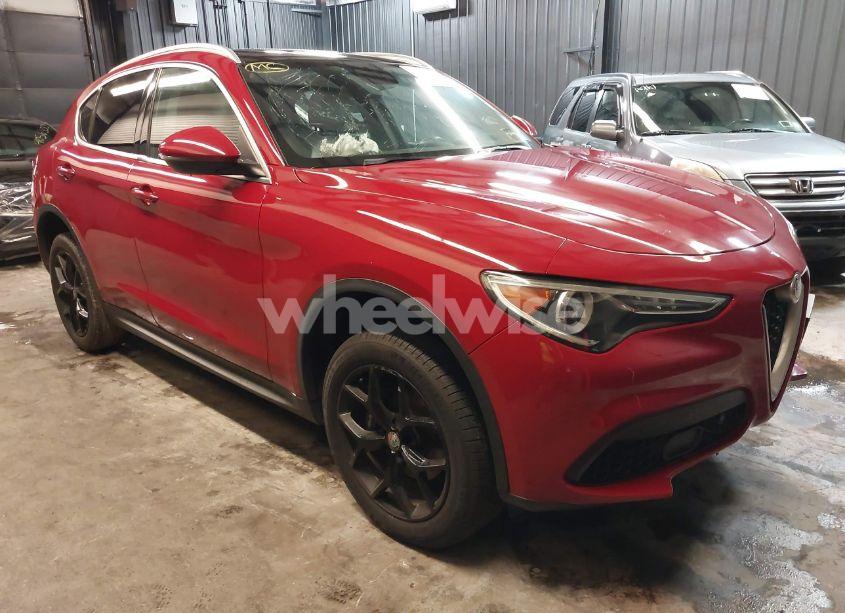 2018 Alfa Romeo STELVIO TI AWD (VIN ZASFAKBN7J7C04807) main photo