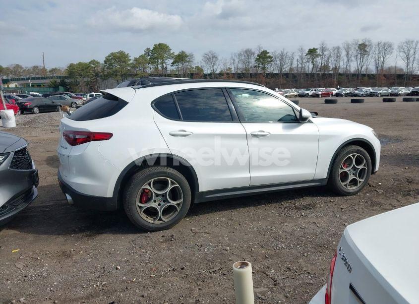 Photo 13 of 2018 Alfa Romeo STELVIO TI SPORT AWD (VIN ZASFAKNN5J7B80535)