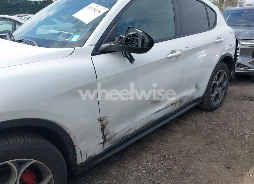 Photo 6 of 2018 Alfa Romeo STELVIO TI SPORT AWD (VIN ZASFAKNN5J7B80535)