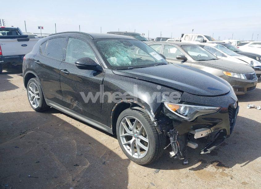2018 Alfa Romeo STELVIO SPORT AWD (VIN ZASFAKPN0J7B71013) main photo