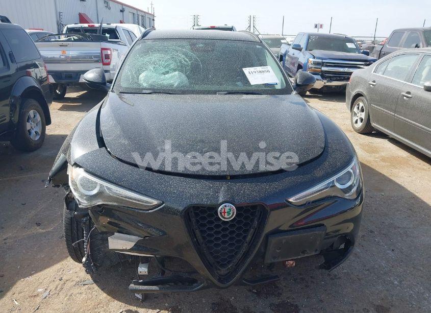 Photo 12 of 2018 Alfa Romeo STELVIO SPORT AWD (VIN ZASFAKPN0J7B71013)