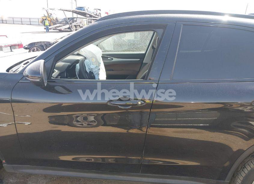 Photo 14 of 2018 Alfa Romeo STELVIO SPORT AWD (VIN ZASFAKPN0J7B71013)