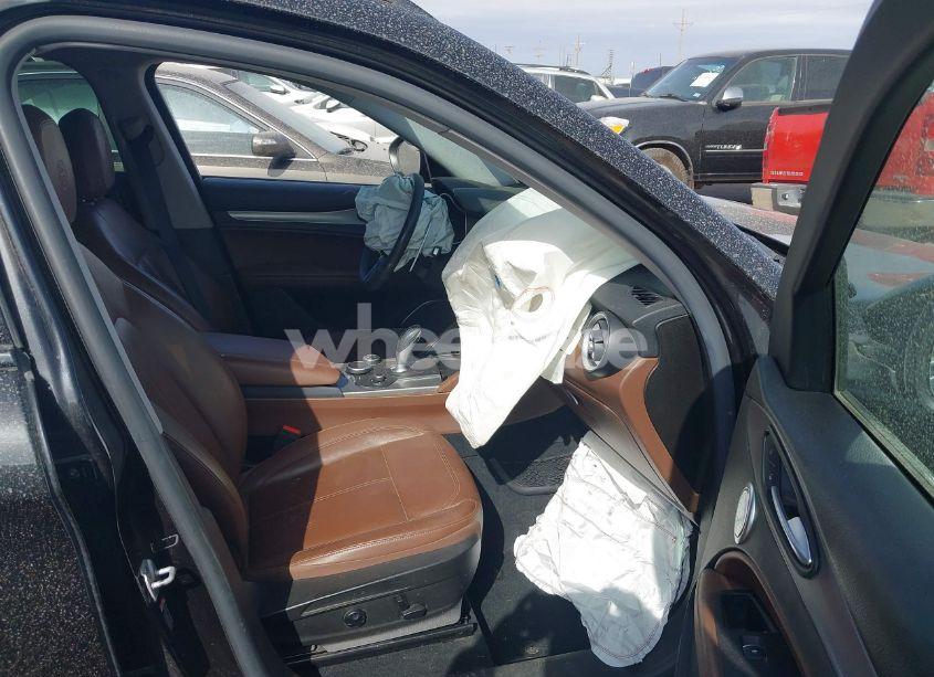 Photo 5 of 2018 Alfa Romeo STELVIO SPORT AWD (VIN ZASFAKPN0J7B71013)