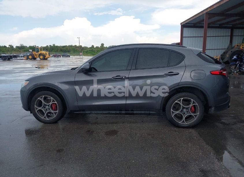 Photo 14 of 2018 Alfa Romeo STELVIO SPORT AWD (VIN ZASFAKPN3J7B58613)