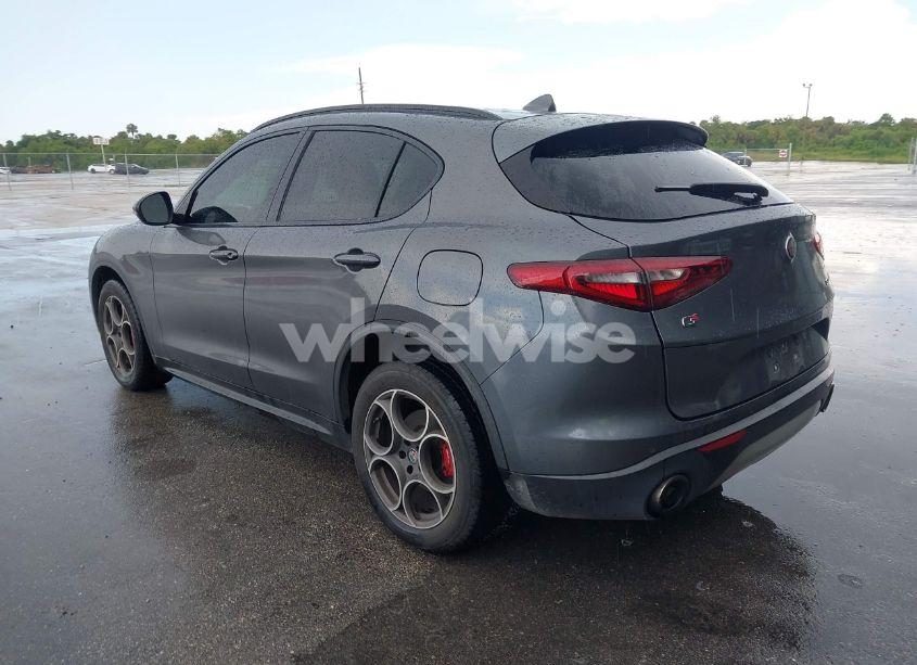 Photo 3 of 2018 Alfa Romeo STELVIO SPORT AWD (VIN ZASFAKPN3J7B58613)