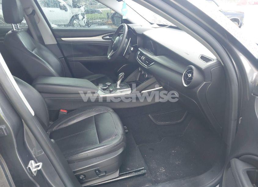 Photo 5 of 2018 Alfa Romeo STELVIO SPORT AWD (VIN ZASFAKPN3J7B58613)